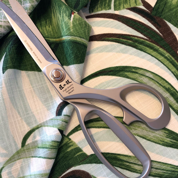 TAKUMI PROFESSIONAL TAILORING SHEARS