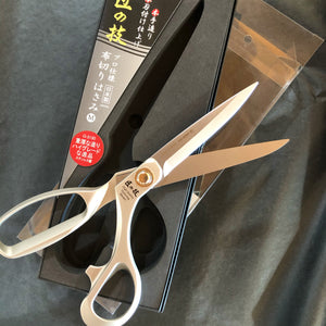 TAKUMI PROFESSIONAL TAILORING SHEARS